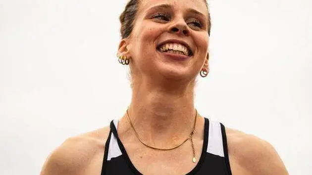 Amélie Adam en compétition d'athlétisme à Maisons-Laffitte, le 7 juin 2025.